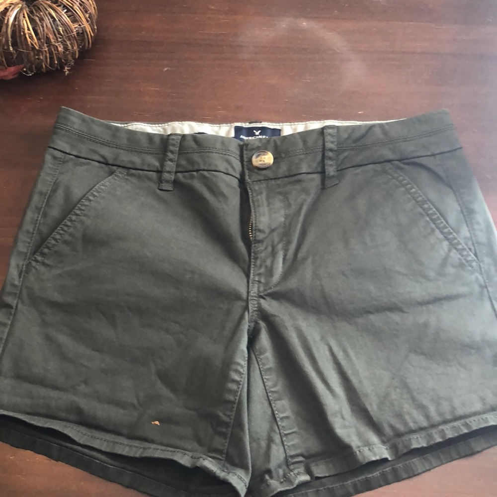 American Eagle olive colored shorts !!